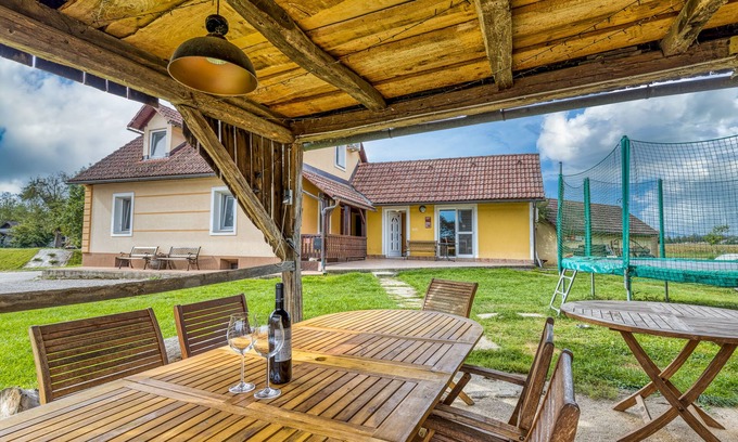 Metlika House | River View Suite Mlinar private beach, Metlika, Slovenia