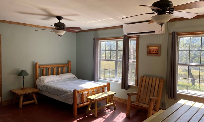 Concan Cabin | Riverbend on the Frio Cabin 3