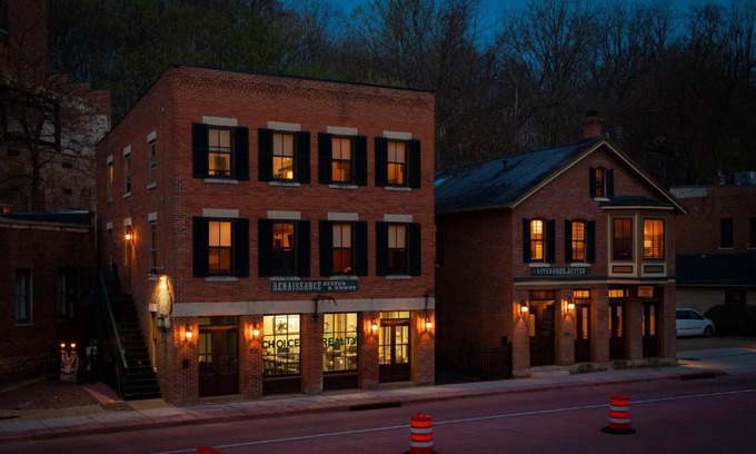 Galena Bed & Breakfast | Riverboat Suites