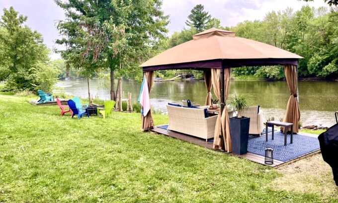 Champlain House | Riverfront Cottage and Cabana. 3-bedroom, 2 bath on the Lazy, Great Chazy, River