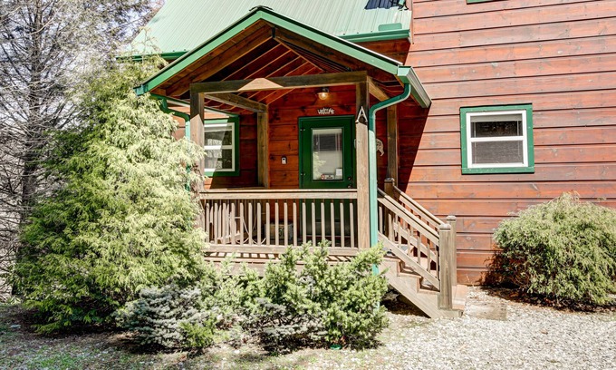 Suches House | Riverfront duplex w/ mountain view, deck, private hot tub, games loft & WiFi