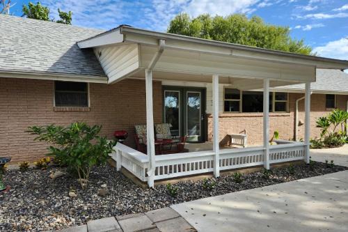 Los Fresnos House | Riverfront Family Home Yard, Orchard, Dock!