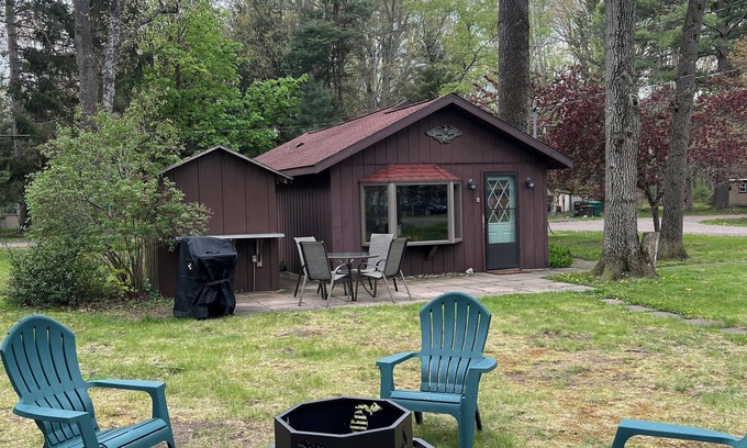 Oscoda House | Rivers, lakes, and trails! Family friendly cozy cabin.