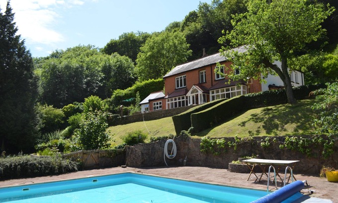Redbrook House | Riversdale Lodge is set in the heart of Symonds Yat overlooking the River Wye.