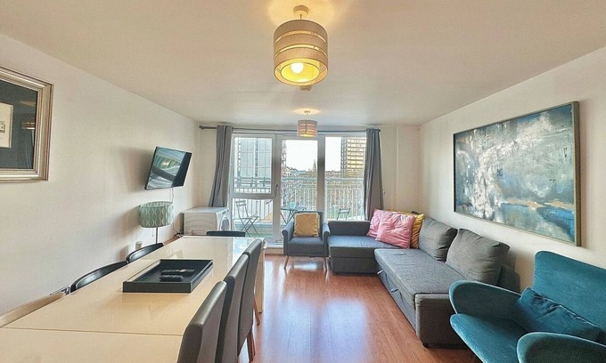 St. Mary's Park Apartment | Riverside Apartment - Battersea
