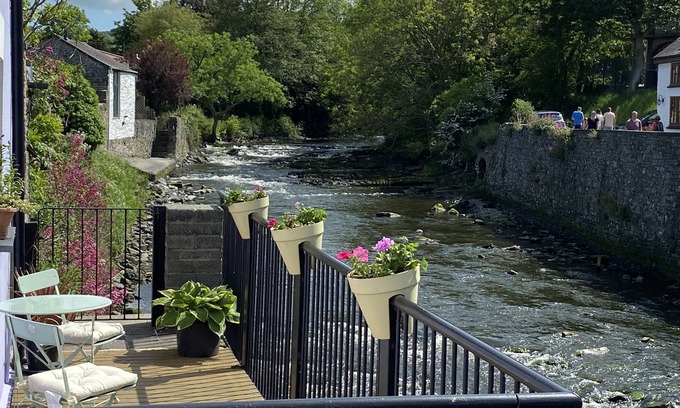 Aberaeron Apartment | Riverside Apartment in the heart of the Georgian Town of Aberaeron