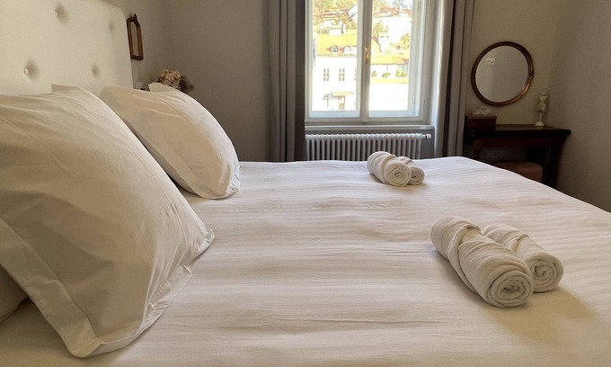Ljubljana City Centre Apartment | Riverside apartment with free parking