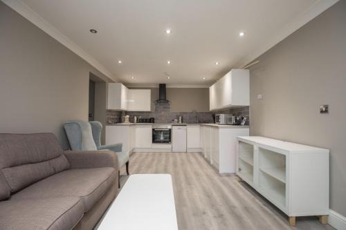 Grove Apartment | Riverside Central Kingston Flat 1B