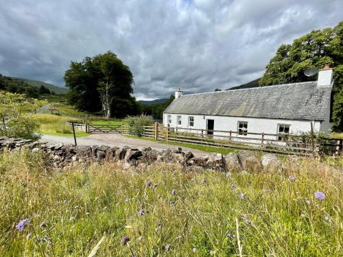 Loch Tay House | Riverside Cottage, Bridge of Balgie, Glenlyon, Perthshire