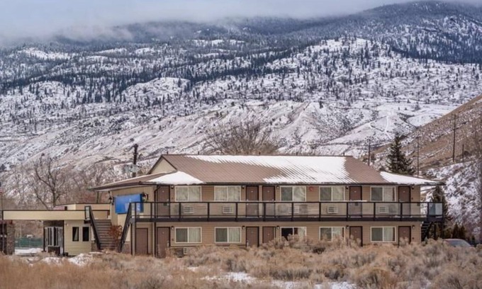 Cache Creek Hotel | Riverside Motel