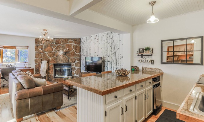 Rendezvous Condo | Riverside Rendezvous The perfect getaway! HCH 2604