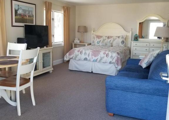 Edgecomb Apartment | Riverside with balcony Sheepscot Harbour Vacation Club Studio #215