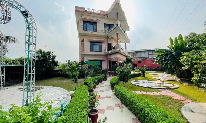 Mayapur Bed & Breakfast | Riverview Boutique Hotel & Restaurant