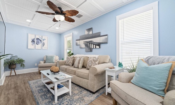 Melbourne House | Riverview Cottage: Downtown Melbourne 2 Bed House