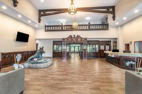 Rockford Hotel | Riverview Inn & Suites, an Ascend Collection Hotel
