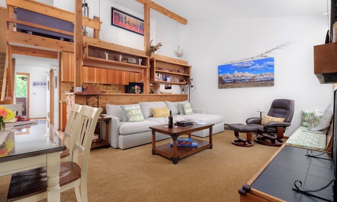 Teton Pines Condo | RMR: Hawthorne 222 Condo in The Aspens/Wilson,WY