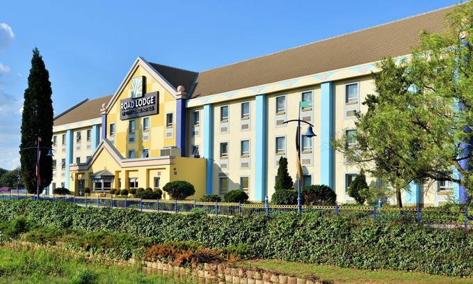 Brakpan Hotel | Road Lodge Carnival City