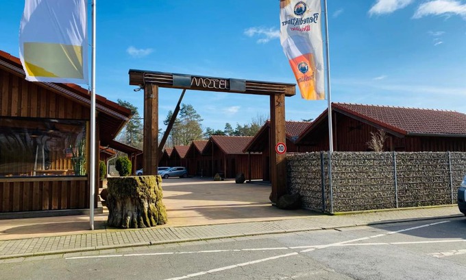 Alt-Marl Hotel | Roadcamp - American Motel & Sportsbar
