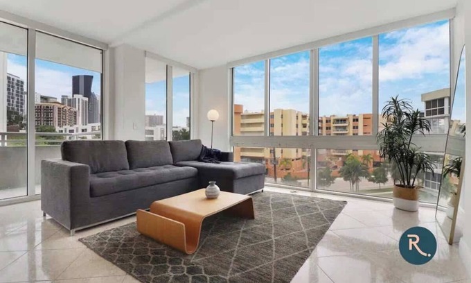 Sunny Isles Beach Apartment | Roami at Sunny Isles | Rooftop Pool | 4 BR #18