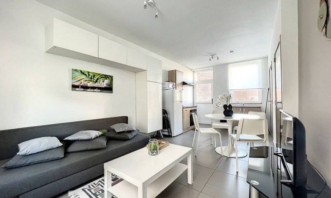 Ransart House | Robert 20 Brussels-charleroi-airport