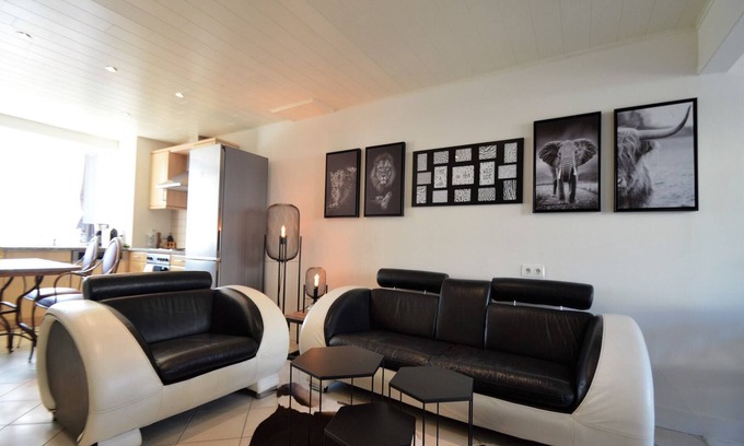 Rochehaut House | Rochehaut Hideaway with Tub