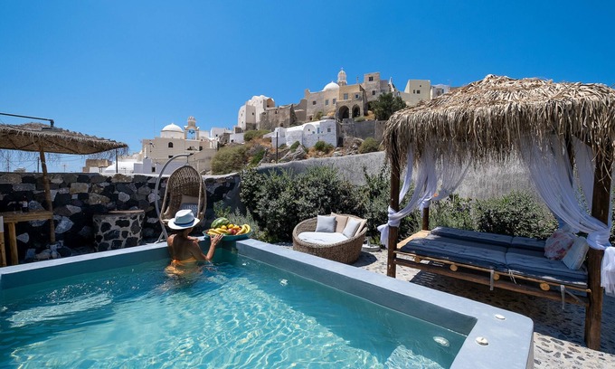 Emporio Villa | Rock Villa Legend: Modern Comfort in Timeless Caves/3BR