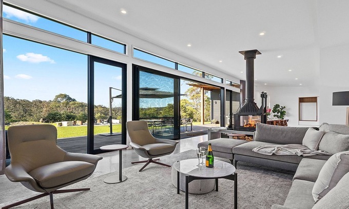Exeter House | Rockleigh Retreat – rural charm and contemporary living in a stunning getaway