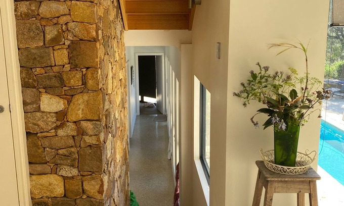 Gnarabup House | “ROCKPOOL” Holiday Beach House Margaret River (8 min walk to beach)
