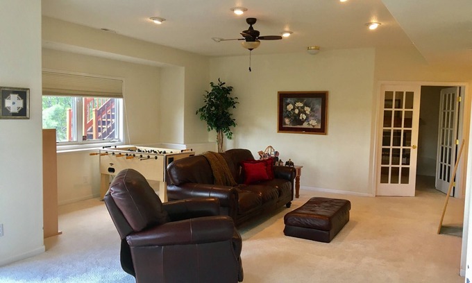 Briargate Apartment | Rocky Mountain Foothills Serenity
