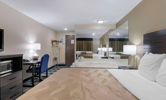 Grandville Hotel | Rodeway Inn