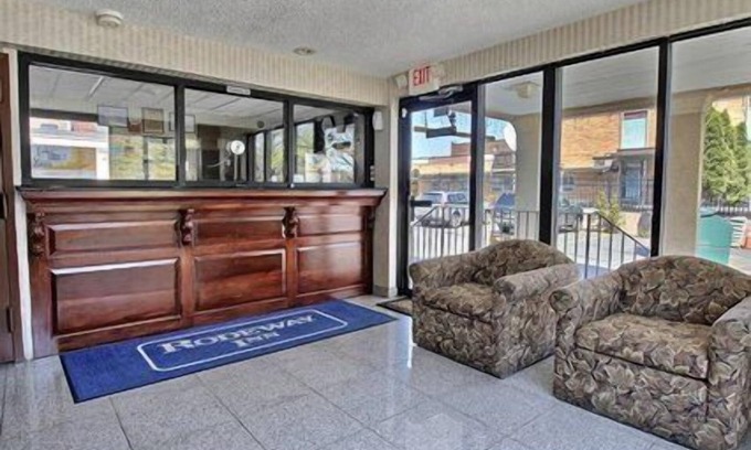 Paterson Hotel | Rodeway Inn