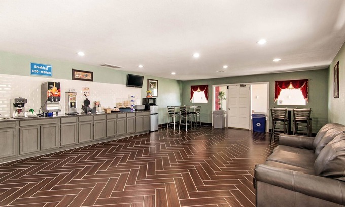 Pauls Valley Hotel | Rodeway Inn