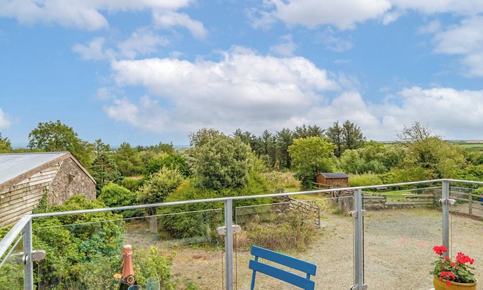 Haverfordwest Cottage | Rogeston House is a stunning and unusual annexe added to the original house.