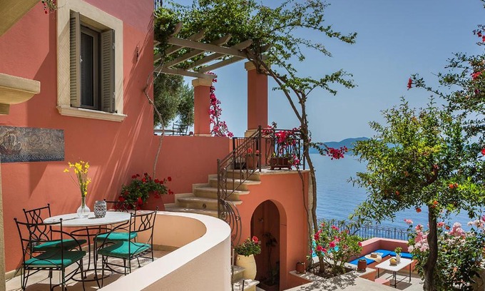 Assos House | Roi Boutique Suites
