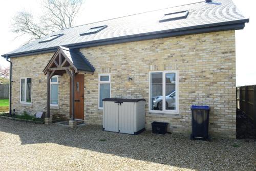 Woodfalls House | Rollestone New Forest (HOT TUB)
