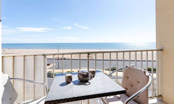 Narbonne-Plage Apartment | ROM12 Apartment T2 Front of the sea with WIFI