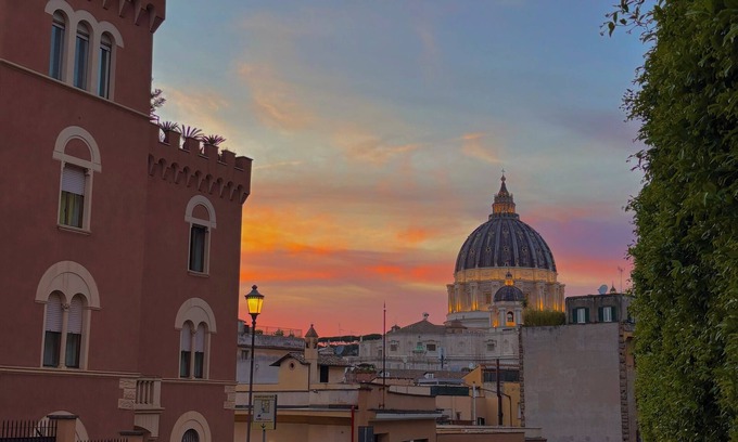 Rione XIV Borgo Apartment | ROMAN DREAM I, exclusive apartment nearby Saint Peter's!