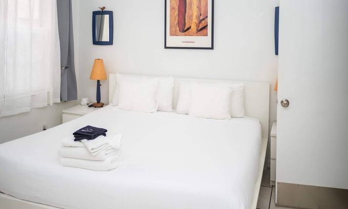 Mid Beach Condo | Romantic beach retreat: ocean 1/2 blockl, jacuzzi