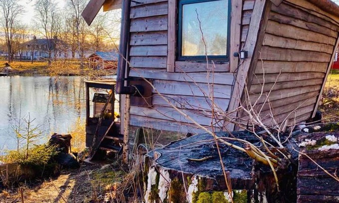 Stjarnsund House | Romantic Cabin Right on the Lake With Fire Place