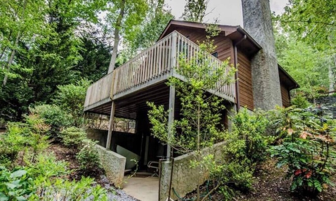 Skyland Cabin | Romantic getaway for 2 w/hot tub