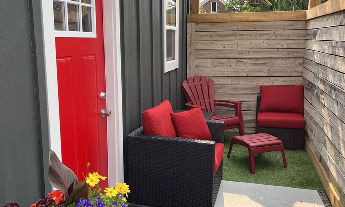 Thorold Apartment | Romantic guest house in the heart of Niagara wineries