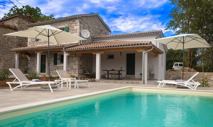 Buzet Villa | Romantic istrian stone house