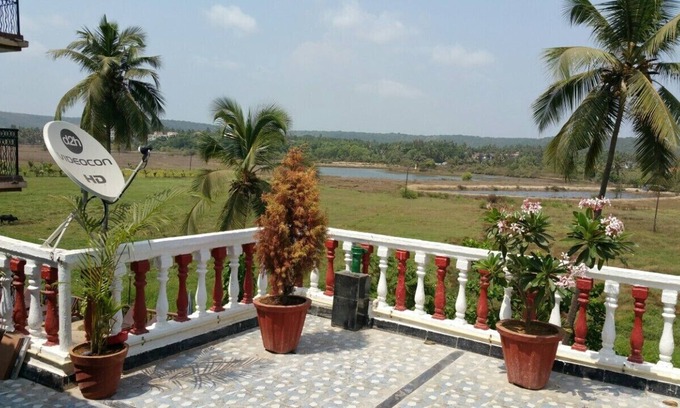 Saunta Vaddo Apartment | ROMANTIC PARADISE 1 BEDROOM ,LIVING HALL SPACIOUS WITH PRIVATE GARDEN TERRACE