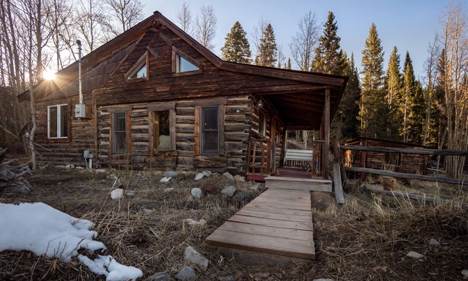 Alma Cabin | Romantic Private Log Cabin-Dogs Welcome, Fireplace, Near Breck & Hiking
