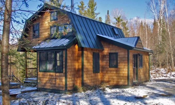 Granville Cabin | Romantic Retreat: Mt. Views, Hot Tub, Movie Theater