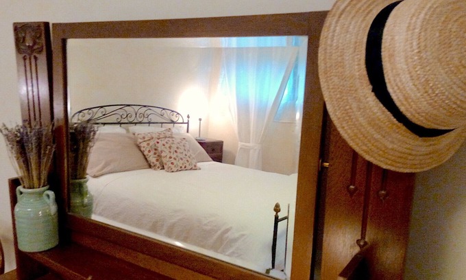 Casamaggiore Apartment | Romantic studio in an ancient farmhouse on the border between Tuscany and Umbria