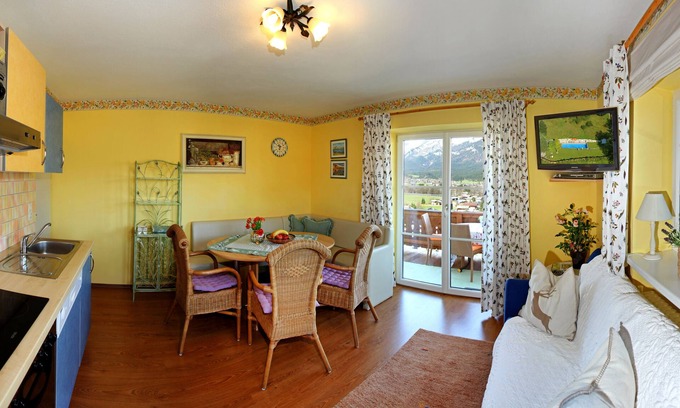 Sankt Johann in Tirol Apartment | Romantik Aparthotel Sonnleitn, Apartment Kaiserblick 1
