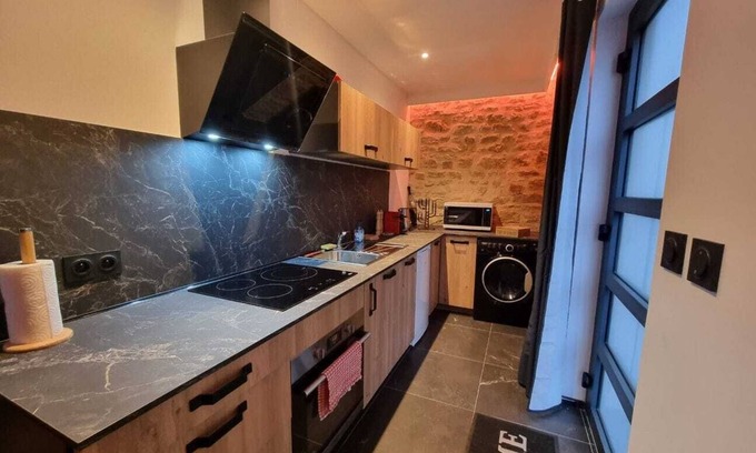 Charleville-Mezieres Apartment | Romantique Room