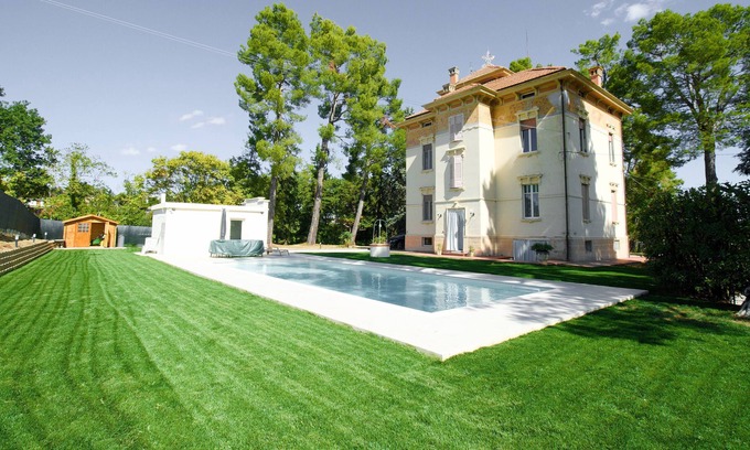 Ortezzano Villa | Romantische Traum Belle Époque Villa Fazi mit Pool