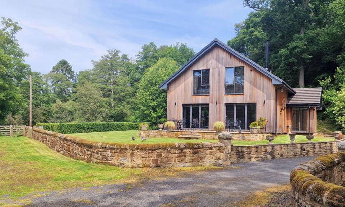 Hallington Cottage | ROMSEY LODGE, pet friendly, luxury holiday cottage in Wark